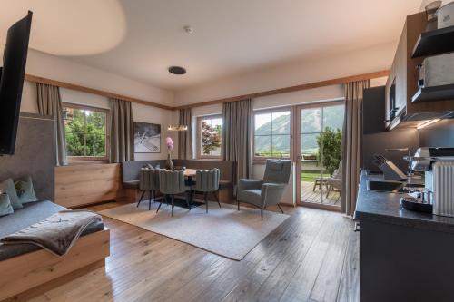 Deluxe Two-Bedroom Apartment with Sauna