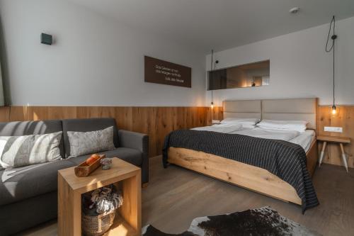 Valavier Suite