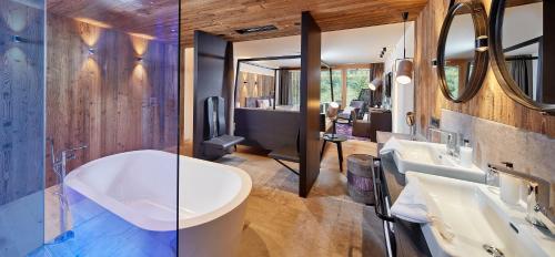 Suite with Loggia and Mountain View