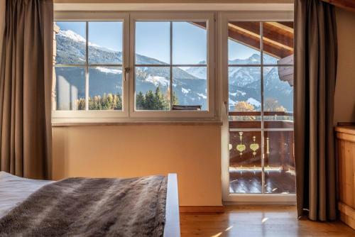 Suite with Mountain View