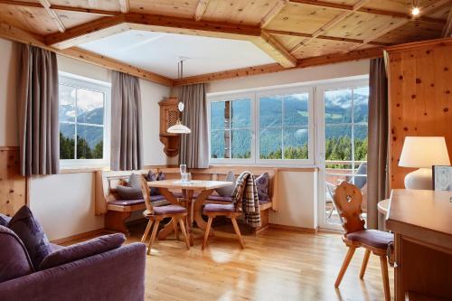 Suite with Mountain View