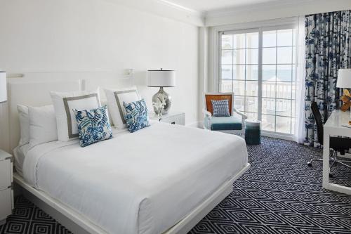 Oceanfront Balcony One Bedroom King Suite with Kitchenette