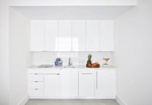 Oceanfront Veranda 1 Bedroom King Suite with Kitchenette