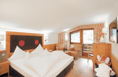 Double Room with Panoramic View and Roof Slope