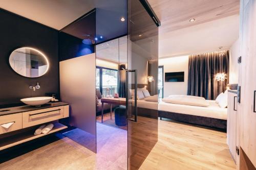 Queen Room with Balcony