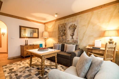 Suite with Mountain View