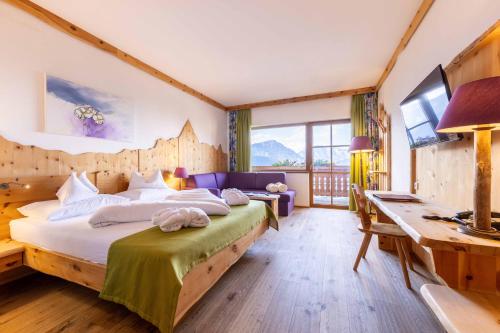 King Room with Mountain View