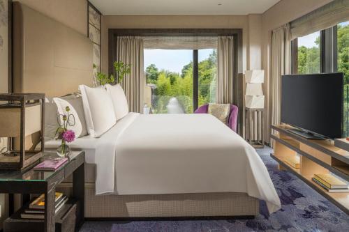 One Bedroom Suite King