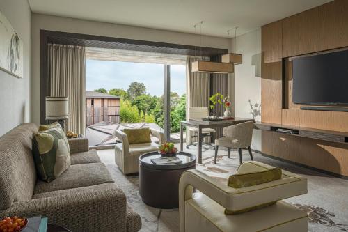 One Bedroom Premier Suite Twin Beds