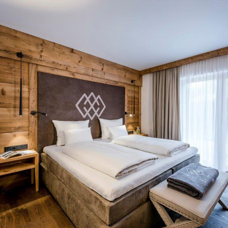 One-Bedroom Apartment with Mountain View