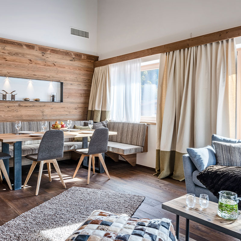 Penthouse Apartment with Mountain View