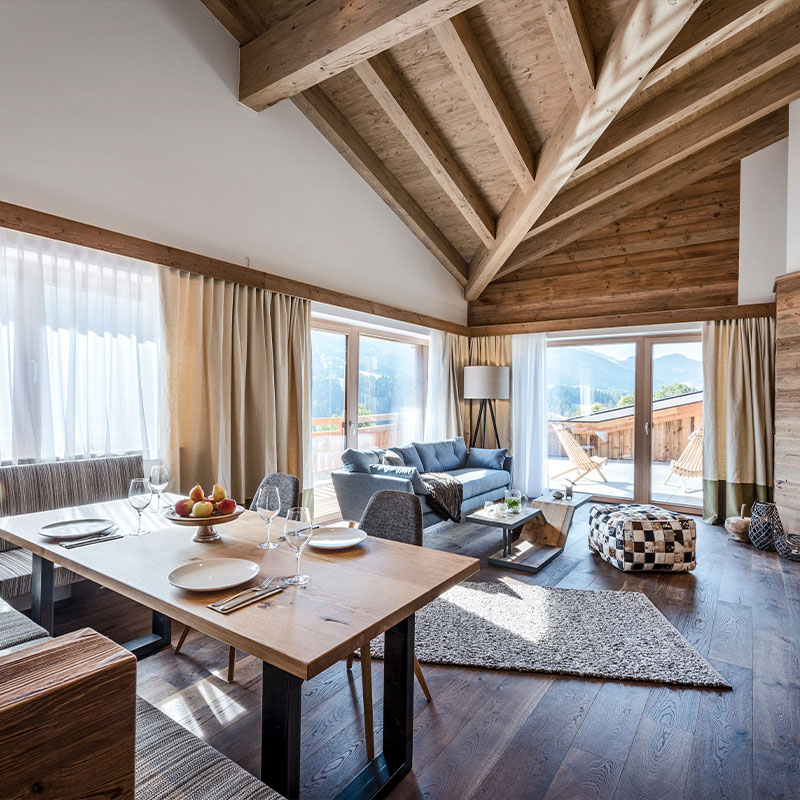 Penthouse Apartment with Lake View