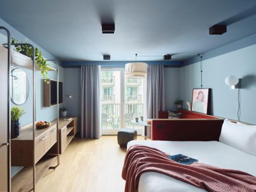 Studio with Balcony