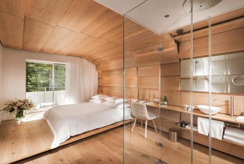 Double Room with Balcony - KUMA