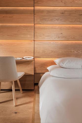 Double Room with Balcony - KUMA