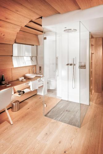 Double Room with Balcony - KUMA