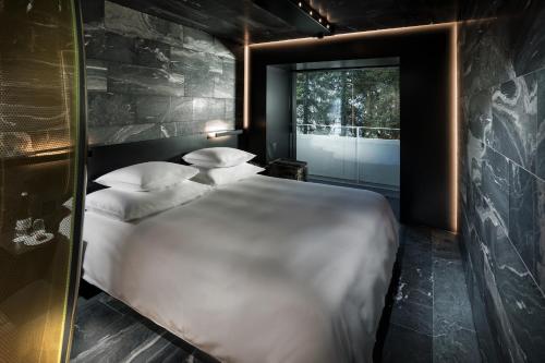 Double Room with Balcony - MAYNE STONE