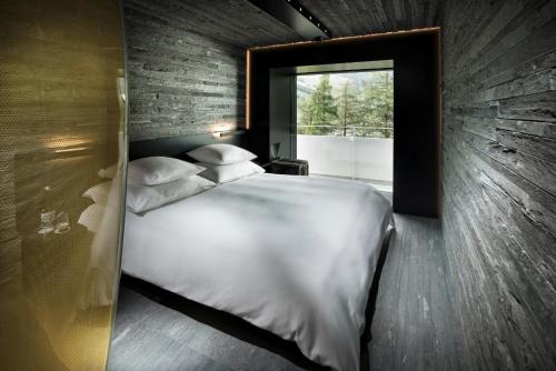 Double Room with Balcony - MAYNE STONE