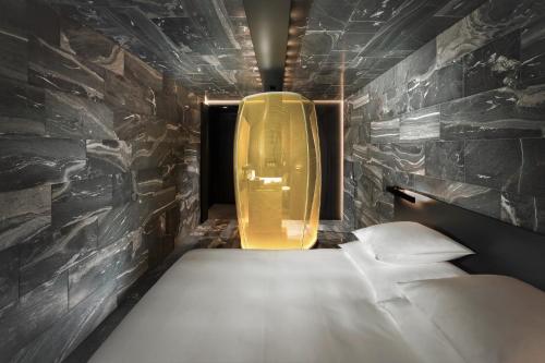 Double Room with Balcony - MAYNE STONE