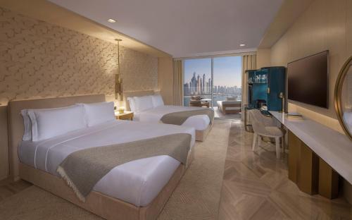 Luxe Sea View Double Queen - Complimentary Drinks 6-8 pm daily at The Penthouse