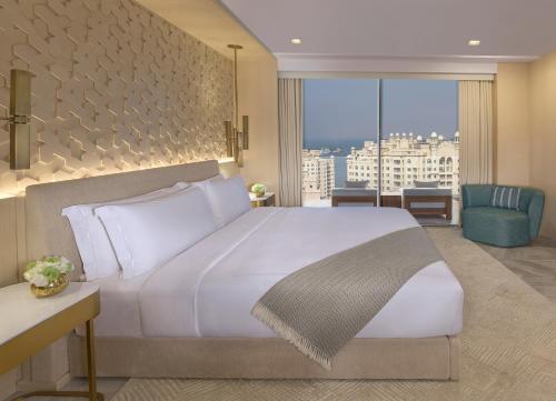 Superior Sea View – Complimentary Drinks 6-8 pm daily at The Penthouse