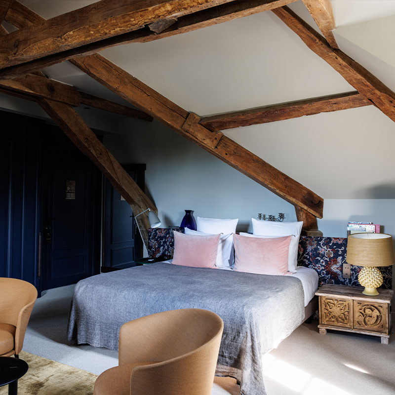 CHATEAU - Deluxe Room with park view