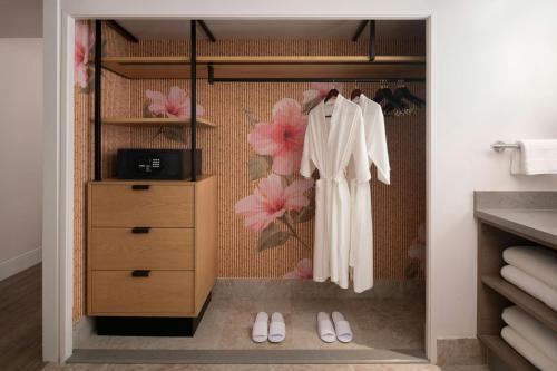 Queen Room with Two Queen Beds and Ocean View