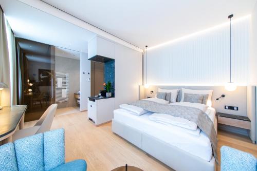 Double Room with Lake View
