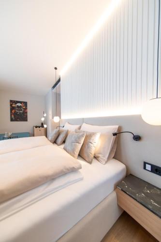 Suite with Lake View