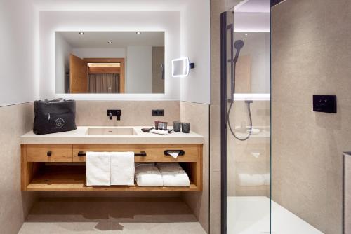 Suite with Mountain View