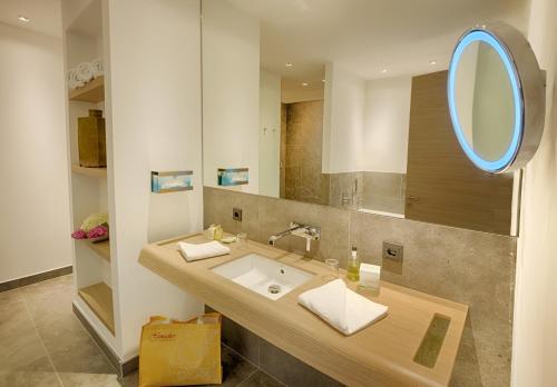 Junior Suite with Valley View