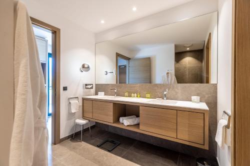 Junior Suite With Mountain View