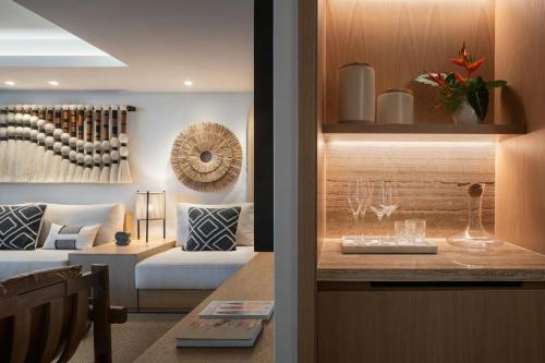 One-Bedroom Ali'i Suite - High Floor/Club Lounge Access