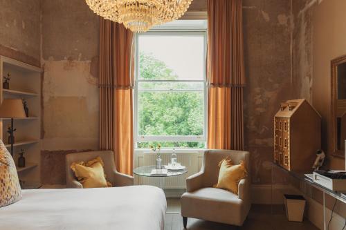 Large Guest Room