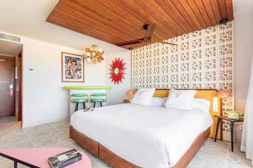 Junior Suite With Pool View