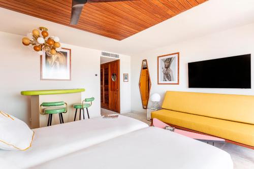 Junior Suite With Pool View
