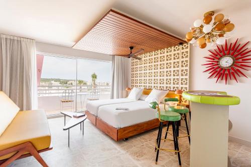 Junior Suite With Pool View