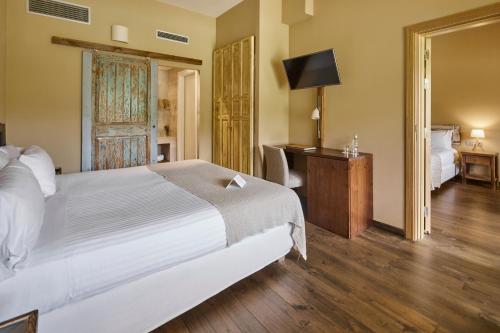 Two Connecting Double Rooms with Garden View