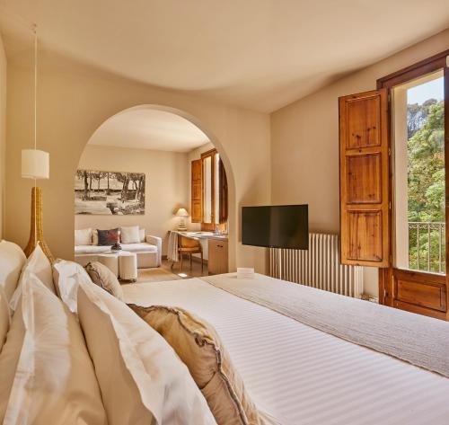One-Bedroom Suite with Spa Access