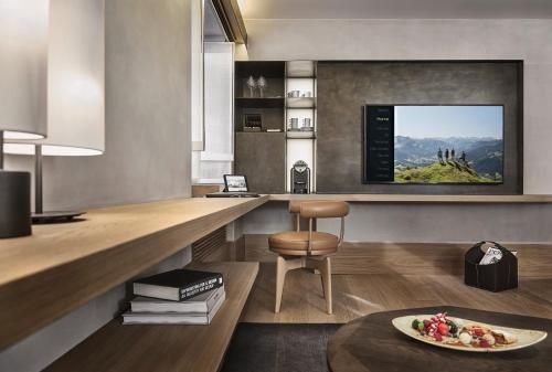 Deluxe Suite