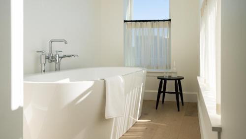 Superior King Suite