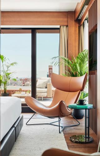 Thompson Suite with Terrace