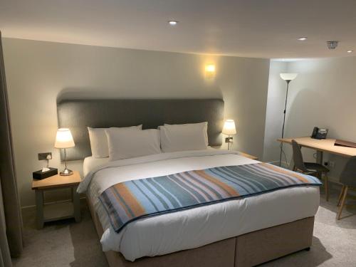 Standard King Room