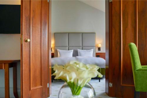 One Bedroom King Suite