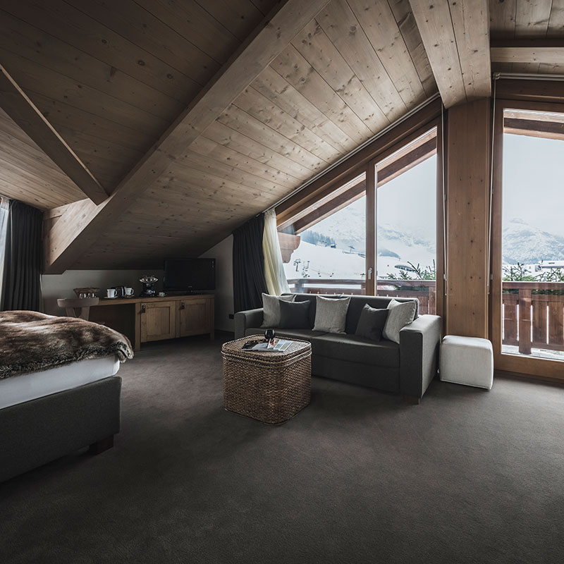 Suite with Mountain View