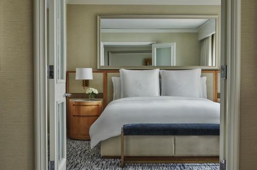 Executive King Suite with City View