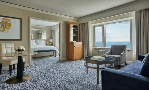 Executive King Suite with Lake View