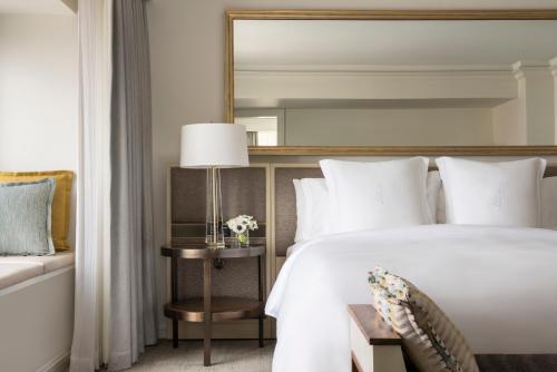 One Bedroom King Suite