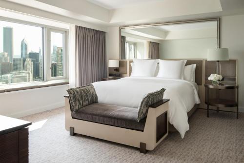 Deluxe One Bedroom King Suite