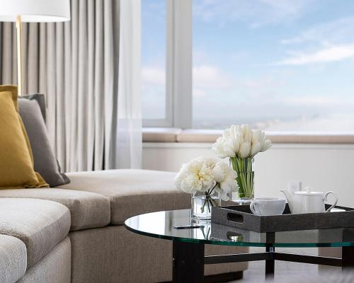 Premier King Suite